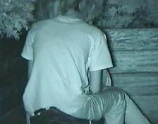 Voyeur beobachtet heimlich Sex auf einer Bank im Park #1