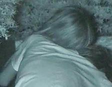 Voyeur beobachtet heimlich Sex auf einer Bank im Park #5