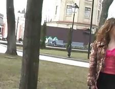 Russische fickgeile Schlampe rubbelt sich in der Öffentlichkeit die geile Fotze #5