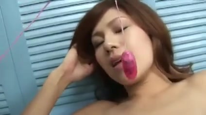 Asiatischen Verführerin Verwendet Spielzeug und maskierte Männer für ihr Vergnügen #10