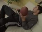 Milf fickt den Freund ihrer Tochter auf Sofa #1