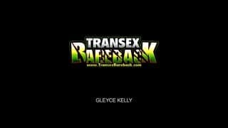 Gleyce Kelly ist eine notgeile Tranny