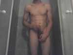 Dieser Typ masturbiert gerne in der Dusche #21