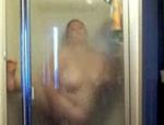 BBW masturbiert in der Dusche mit einem Dildo #16