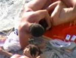 Due coppie scopano in spiaggia #18