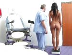 Frida lässt sich beim Frauenarzt untersuchen #11