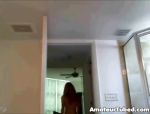 Sie nimmt eine Dusche und masturbiert vor der Webcam #3