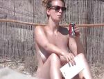 Zoccole francesi sulla spiaggia nudista #5