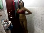 Teen indiana mostra il suo corpo nel bagno #12