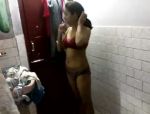 Teen indiana mostra il suo corpo nel bagno #6