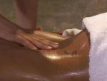 Asiatin wird bei einer sinnlichen Massage mit Öl gefickt #16
