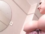 Amateurin mit großen natürlichen Titten beim Baden #6
