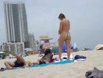 Nuda in spiaggia #4