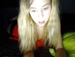 Blonde Amateurin fingert sich vor der Webcam #4