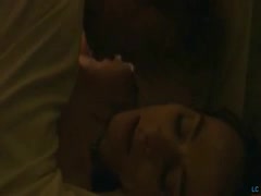 Kate Dickie - Red Road lässt sich auf dem Bett ihre Muschi lecken #17
