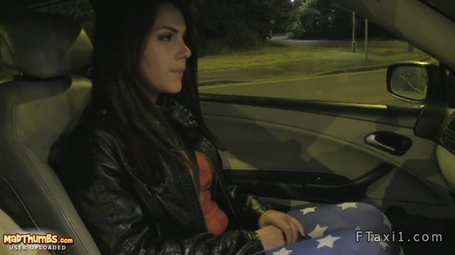 Vollbusige Amateurdarstellerin lässt sich bei johnholmes in einem Taxi durchficken #7