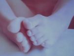 Lui e lei scopano al buco mentre è in onda il porno #8