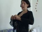Hausfrau mit dicken Titten als Amateur Brünette in Hardcore Heimvideo #4