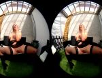 Die scharfe Deutsche Gina mit geilen Silikontitten in Virtual Reality Porno #10