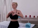 Sexy Masseurin Paige Delight leckt die dicken Titten ihrer blonden Freundin #2