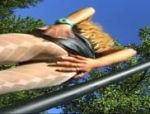 Scharfe Blondine masturbiert im Garten #5