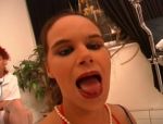 Grosser Schwanz verpasst dem jungen Mädchen in deutschem Porno eine Ladung #17