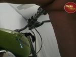 Raue Biker ficken in deutschem Porno beim Dreier eine Brünette durch #4