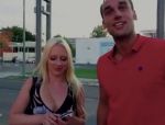 Deutscher Porno mit Doggy Style Fick für Scharfe Blondine in einem Bus #4