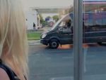 Deutscher Porno mit Doggy Style Fick für Scharfe Blondine in einem Bus #5
