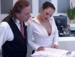 Scharfe deutsche MILF Sekretärin im Büro von ihrem Boss im Stehen genagelt #6