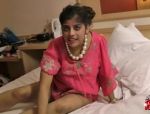 Mollige indische Amateurin Sonia masturbiert mit Vibrator #3