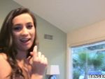 Muschilecken Action mit drei brünetten Lesben Babes in Pornos für Frauen #3