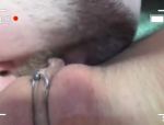 Blondine wird in deutschem Porno befingert #10