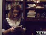 Die dünne Schülerin Alaina Dawson verführt ihren Lehrer #2