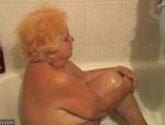 Unbeholfene Großmutter hat Sex mit zwei Pflegern nach dem Bad. #2