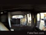 Großärschige Schlampe wird im Taxi geknallt #1