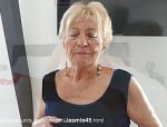 Alte deutsche Oma zieht sich aus und rubbelt ihre Fotze #7