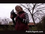 Junge Blondine wird für Geld hart bearbeitet #1
