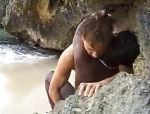 Schwarzes Teen wird auf dem Strand hart gefickt #11