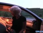 Blondine wird im Auto im Saugen angelernt und gekonnt gefickt. #5