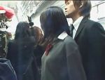 Unverschämte Asiatin macht einen Handjob im der U-Bahn #1