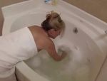 Die blonde Jodi West wird im Badezimmer heftig gevögelt #3