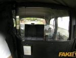 FakeTaxi - Junges schwarzhaariges britisches Küken gibt sich Taxifahrer auf der Rückbank hin. #1
