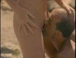 Harte Schwänze und feuchte Mösen treffen sich am Strand. #11