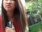 Hübsche Thailänderin saugt ihm das Sperma aus dem Schwanz #1