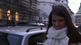Einem Mädchen auf der Straße wird Geld für ihre Titten angeboten #16
