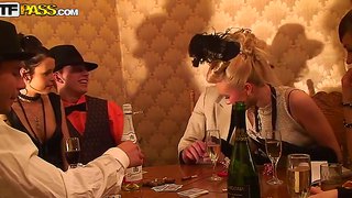 Retro-Style Sexparty von fantastischen Pornostars vor der Kamera #3