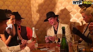 Retro-Style Sexparty von fantastischen Pornostars vor der Kamera #5