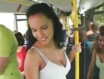 In einem öffentlichen Bus gefickt #1