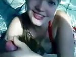 Una ragazza tedesca succhia un cazzo in piscina #16